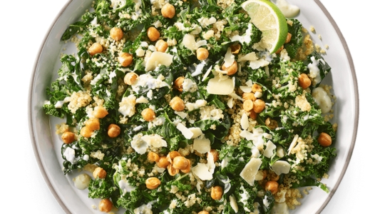 salade césar au chou frisé de Freshii