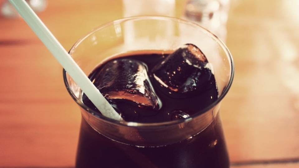 une boisson rouge
