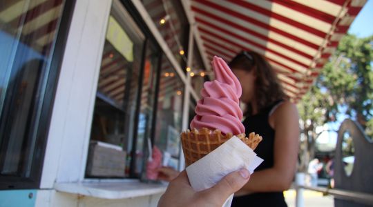 icream and a person buying a ice cream