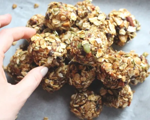 Craquelins avec préparation aux betteraves et ricotta