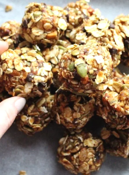 Craquelins avec préparation aux betteraves et ricotta