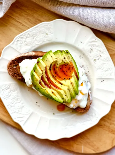 Tartine à l’avocat et au fromage cottage Avocado Toast with Cottage Cheese TeamNutrition ÉquipeNutrition