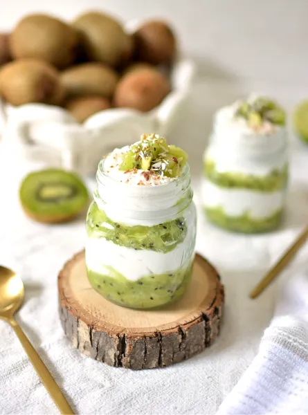 Verrines crémeuses au kiwi et à la lime ÉquipeNutrition Creamy Kiwi and Lime Verrines TeamNutrition