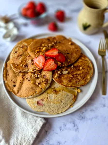 Pancakes protéinés aux fraises ÉquipeNutrition Protein Strawberry Pancakes TeamNutrition